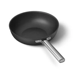 Smeg Wok Aluminium Antiadhésif 30 Cm Noir Mat -Fournitures De Cuisine 133005 3 4 Wok aluminium antiadhesif 30 cm noir mat Smeg