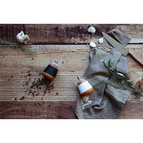 Moulin à Poivre En Bois Effet Cuir Noir 5 Moulin à Poivre En Bois Effet Cuir Noir – Image 3