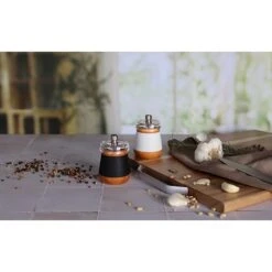 Moulin à Poivre En Bois Effet Cuir Noir 10 Moulin à Poivre En Bois Effet Cuir Noir -Fournitures De Cuisine 200029 3 1 Moulin a poivre en bois effet cuir noir Ogo