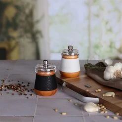 Moulin à Sel En Bois Effet Cuir Blanc -Fournitures De Cuisine 200030 2 1 Moulin a sel en bois effet cuir blanc Ogo