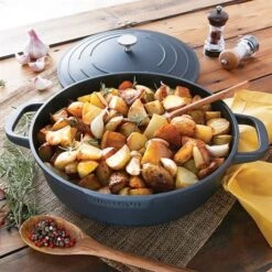 Cocotte Légère Basse Ronde En Fonte D'aluminium 28 Cm 4,1 L Coloris Noir -Fournitures De Cuisine 203003 2 4 Cocotte legere basse ronde en fonte d aluminium 28 cm 4 1 L coloris noir Mathon