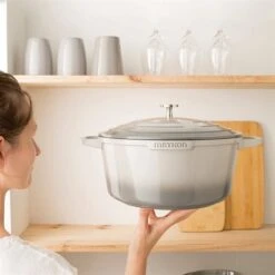 Cocotte Légère Ronde En Fonte D’aluminium 28 Cm 6,7 L Rouge -Fournitures De Cuisine 203007 2 3 Cocotte legere ronde en fonte d aluminium 28 cm 6 7 L rouge Mathon