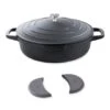Lot Cocotte Légère Basse Ronde En Fonte D'aluminium 28 Cm Noir Et Deux Maniques Silicone -Fournitures De Cuisine 209011 0 3 Lot cocotte legere basse ronde en fonte d aluminium 28 cm noir et deux maniques silicone Mathon