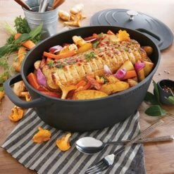 Lot Cocotte Légère Ovale En Fonte D'aluminium 32 Cm Coloris Noir Et Deux Maniques Silicone -Fournitures De Cuisine 209012 3 3 Lot cocotte legere ovale en fonte d aluminium 32 cm coloris noir et deux maniques silicone Mathon