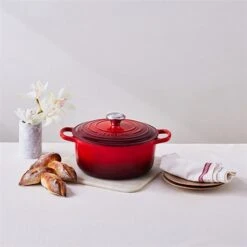 Le Creuset Cocotte Fonte Rond 24 Cm Cerise -Fournitures De Cuisine 213179 3 3 Cocotte fonte rond 24 cm cerise Le Creuset