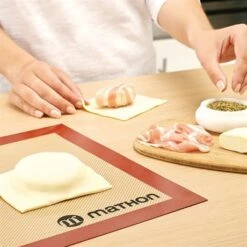 Lot Entonnoir à Piston Pro En Inox Et Tapis De Cuisson -Fournitures De Cuisine 519073 2 1 Lot Entonnoir a piston pro en inox et tapis de cuisson Mathon