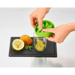 Presse-agrume For Drinks -Fournitures De Cuisine 613032 4 1 Presse agrume For Drinks Betty Bossi
