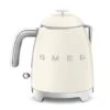 Smeg Mini Bouilloire 0,8 L 1400 W KLF05CREU Crème -Fournitures De Cuisine 702032 0 1 Mini bouilloire 0 8 L 1400 W KLF05CREU creme Smeg