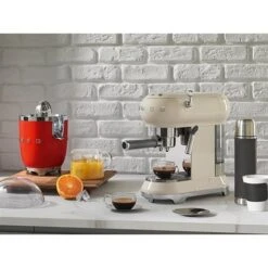 Smeg Machine à Café Expresso Crème 1 L 1350 W ECF01CREU -Fournitures De Cuisine 70288 4 3 Machine a cafe expresso creme 1 L 1350 W ECF01CREU Smeg