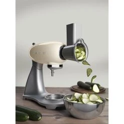 Smeg Tranchoir Et Râpe à Cylindres SMSG01 Pour Robot Sur Socle -Fournitures De Cuisine 720058 3 1 Tranchoir et rape a cylindres SMSG01 pour robot sur socle Smeg