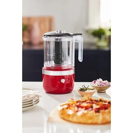 KitchenAid Hachoir électrique Sans Fil 2 Vitesses 1,18 L Rouge Empire 5KFCB519EER 4 KitchenAid Hachoir électrique Sans Fil 2 Vitesses 1,18 L Rouge Empire 5KFCB519EER – Image 2